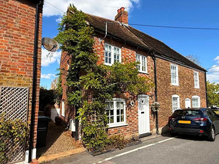 2 Bedroom Semi-Detached House For Sale In Homewood Cottages, The Ridgeway, Shorne, DA12