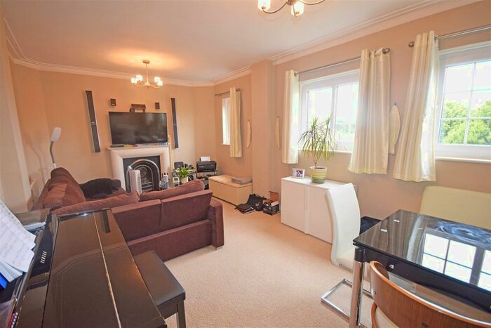 2 Bedroom Flat To Rent In Richmond Road, Twickenham, TW1