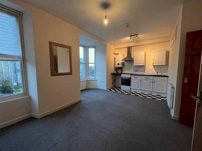 Studio To Rent In Penare Road, Penzance, TR18