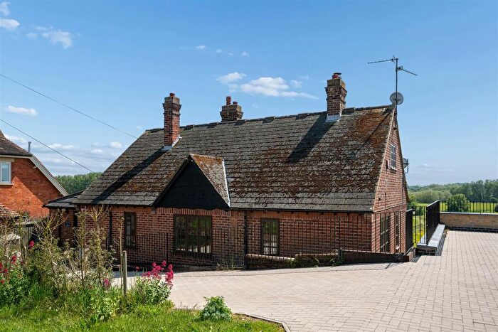 3 Bedroom Detached Bungalow For Sale In Weston Road, Olney, MK46