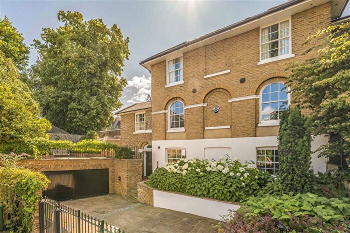 4 Bedroom Semi Detached House For Sale In Georgette Place, Greenwich, SE10