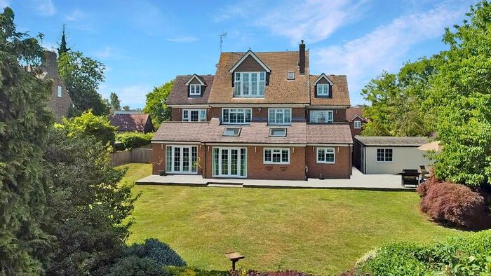 5 Bedroom Detached House For Sale In Aylesbury Road, Wing, Buckinghamshire, LU7
