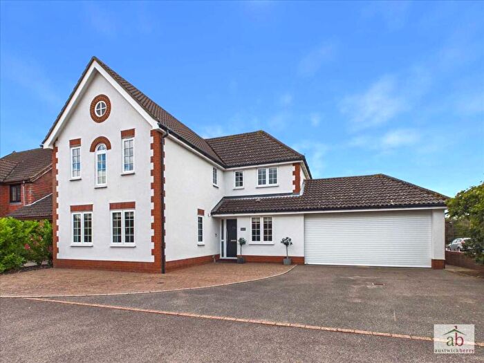 4 Bedroom Detached House For Sale In Friends Walk, Grange Farm, Kesgrave, IP5