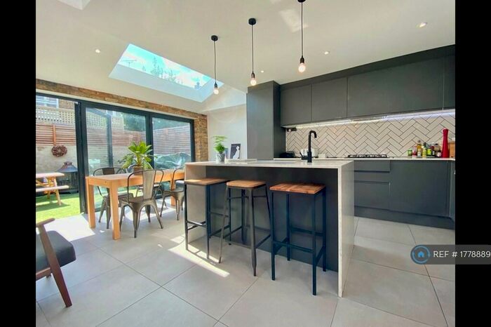 6 Bedroom Terraced House To Rent In Khyber Road, London, SW11