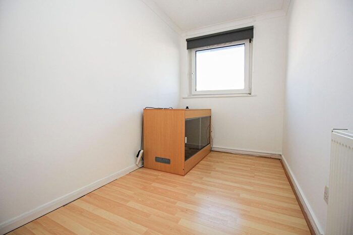 3 Bedroom End Of Terrace House For Sale In Edelvale Road, Bitterne, SO18