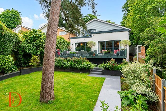 4 Bedroom Detached House For Sale In Woodbury Hill, Loughton, IG10