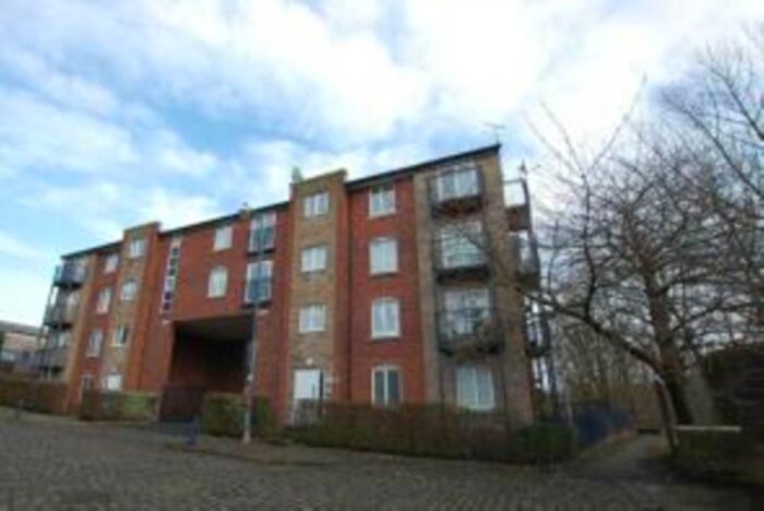 2 Bedroom Flat To Rent In Canal Side Walk, Ashton Under Lyne, OL7