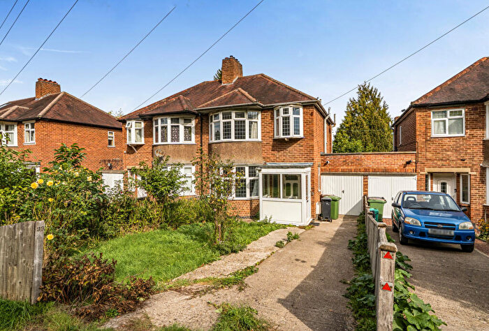 3 Bedroom Semi-Detached House For Sale In Southern-by-Pass, Oxford, Oxfordshire, OX2