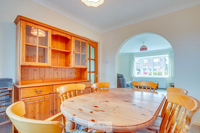 3 Bedroom Detached House For Sale In Fern Close, Eckington, Sheffield, S21