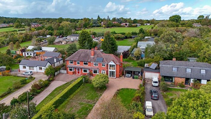 4 Bedroom Semi-detached House For Sale In Victoria Road, Dodford, B61