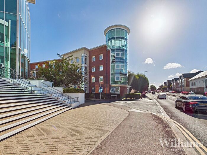 2 Bedroom Flat For Sale In Kerr Place, Aylesbury, HP21