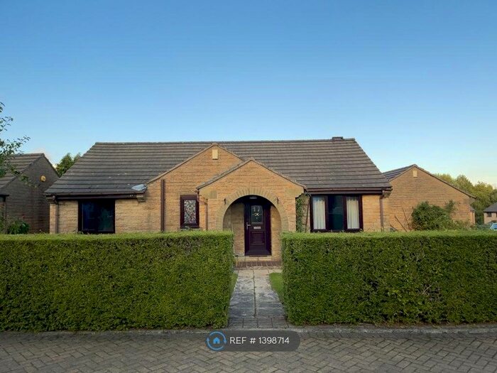 2 Bedroom Bungalow To Rent In Aydon Way, Halifax, HX3