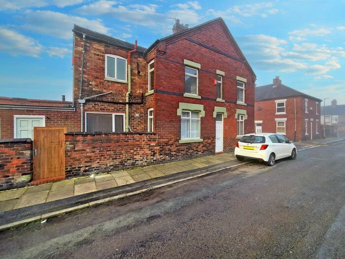 3 Bedroom End Of Terrace House To Rent In Gibbins Street, Birches Head, Stoke-On-Trent, ST1