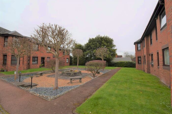 2 Bedroom Flat To Rent In Windsor Lane, Burnham, Slough, SL1