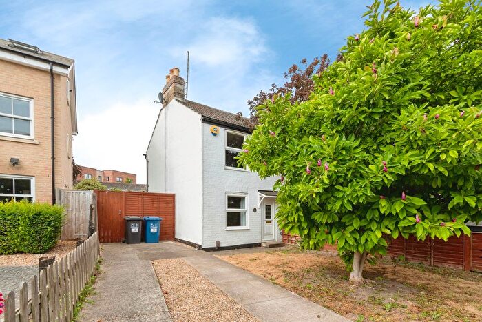 2 Bedroom Semi-Detached House For Sale In Fishers Lane, Cambridge, Cambridgeshire, CB1