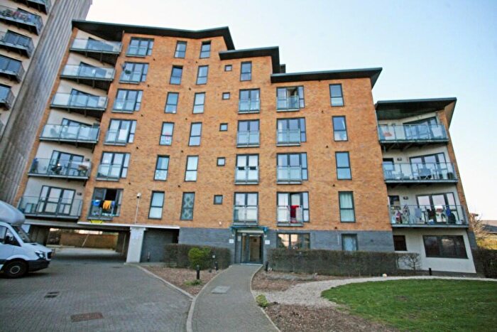 1 Bedroom Flat To Rent In Parham Drive, Ilford, London, IG2