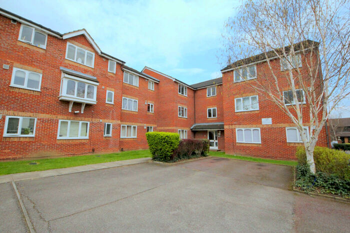 1 Bedroom Flat To Rent In Leigh Hunt Drive, Southgate, N14
