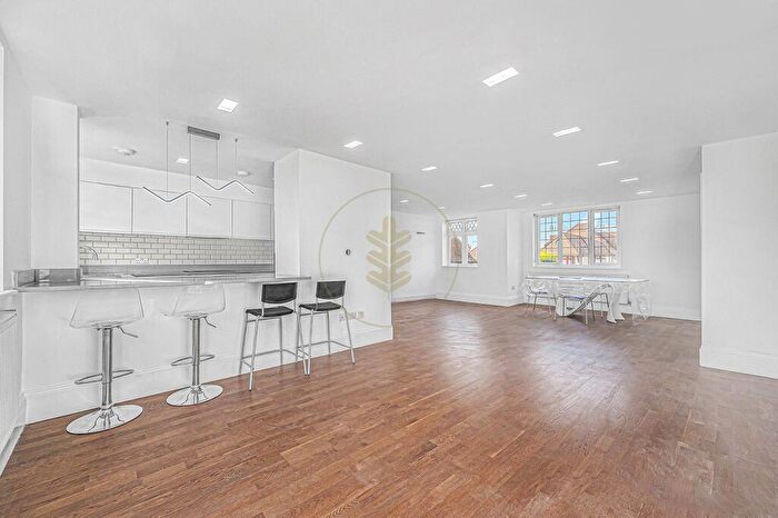 5 Bedroom Duplex To Rent In Armitage Road, Golders Green, London, NW11