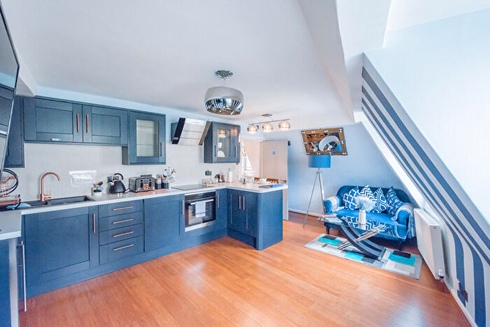 1 Bedroom Flat To Rent In North Parade, Bath, BA1