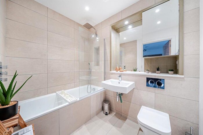 1 Bedroom Apartment For Sale In Clivemont Road, Maidenhead, SL6