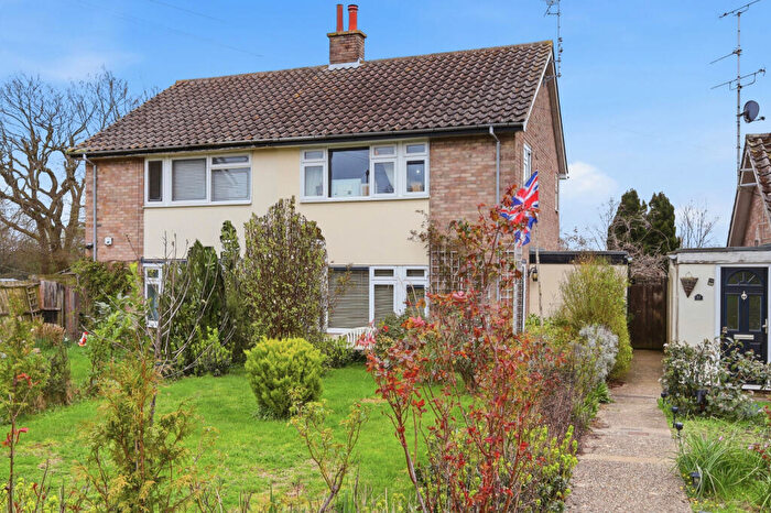 3 Bedroom Semi-Detached House For Sale In Watts Close, Barnston, Dunmow, Essex, CM6