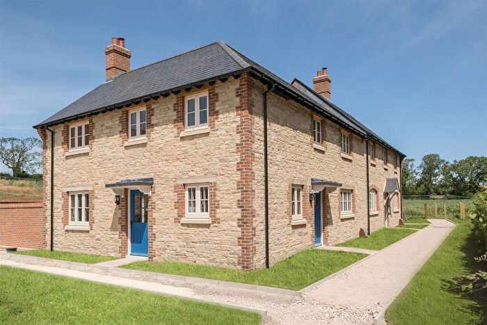 4 Bedroom Semi-Detached House For Sale In Horseshoe Lane, Martinstown, Dorchester, DT2