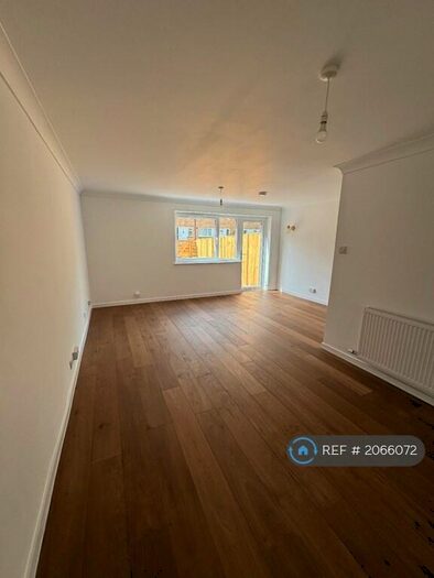 3 Bedroom Maisonette To Rent In Tovil Close, London, SE20