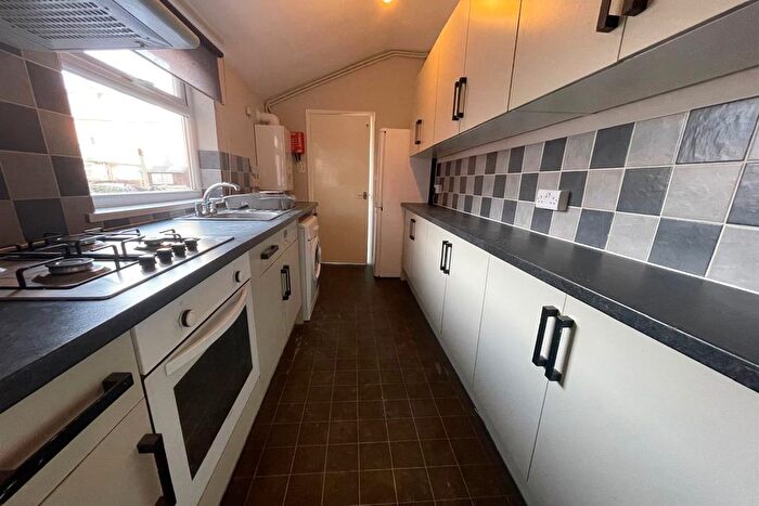 2 Bedroom Semi-Detached House To Rent In Hawthorne Grove, Beeston, NG9