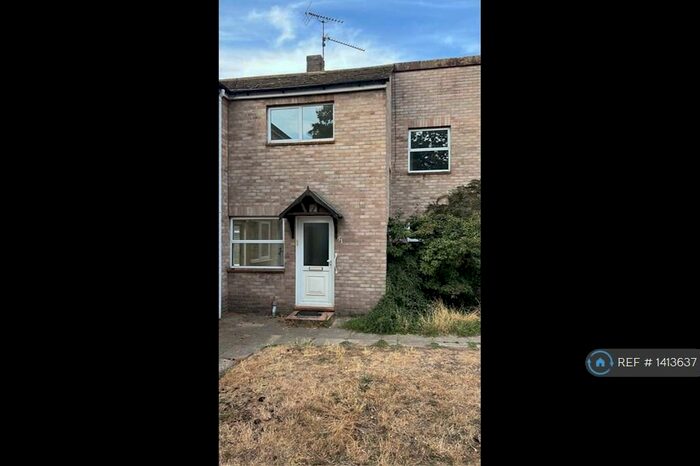 3 Bedroom Semi-Detached House To Rent In St. Johns Way, Thetford, IP24