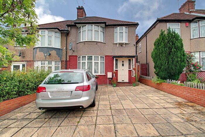 3 Bedroom Semi-Detached House For Sale In Greenford Road, Greenford, UB6
