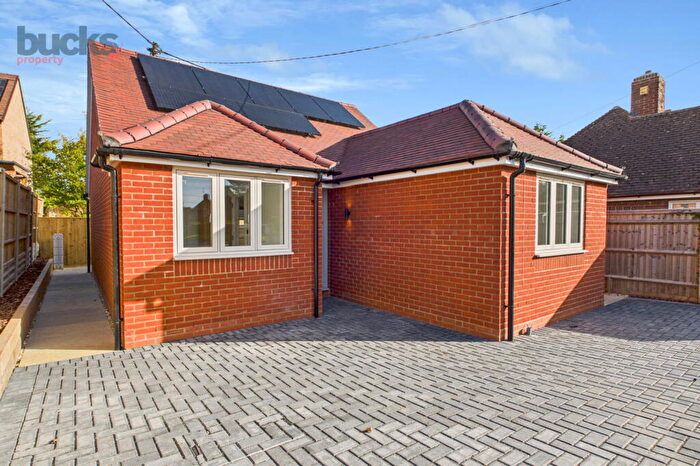 2 Bedroom Detached Bungalow For Sale In Cullum Road, Wheatley, Oxford, OX33