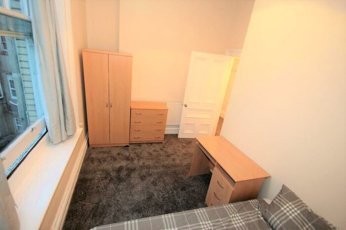 2 Bedroom Apartment To Rent In Charter House, PO1