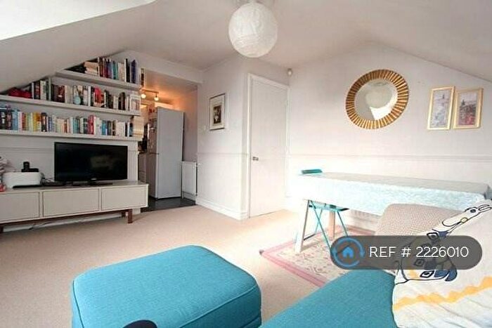 2 Bedroom Flat To Rent In Ewelme Road, London, SE23