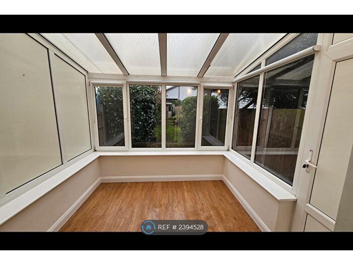 2 Bedroom Maisonette To Rent In Colne Road, Twickenham, TW2