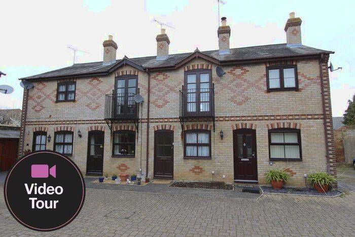 2 Bedroom House To Rent In Rochester Mews, Linslade, LU7