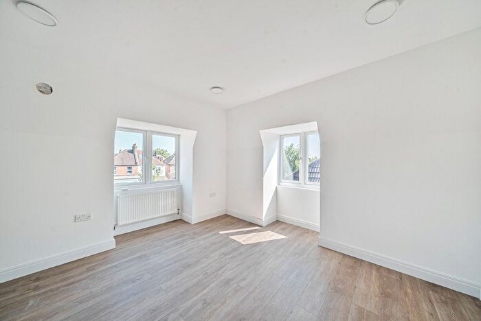 1 Bedroom Property To Rent In Burlington Road, New Malden, KT3