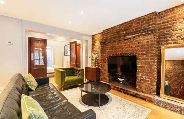 1 Bedroom Flat For Sale In Eversholt Street, Mornington Crescent, London, NW1