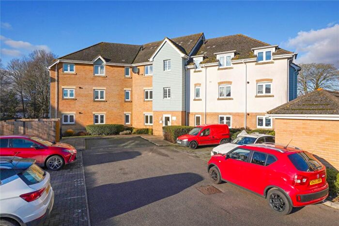 2 Bedroom Flat For Sale In Sherwood Avenue, Larkfield, Aylesford, Kent, ME20