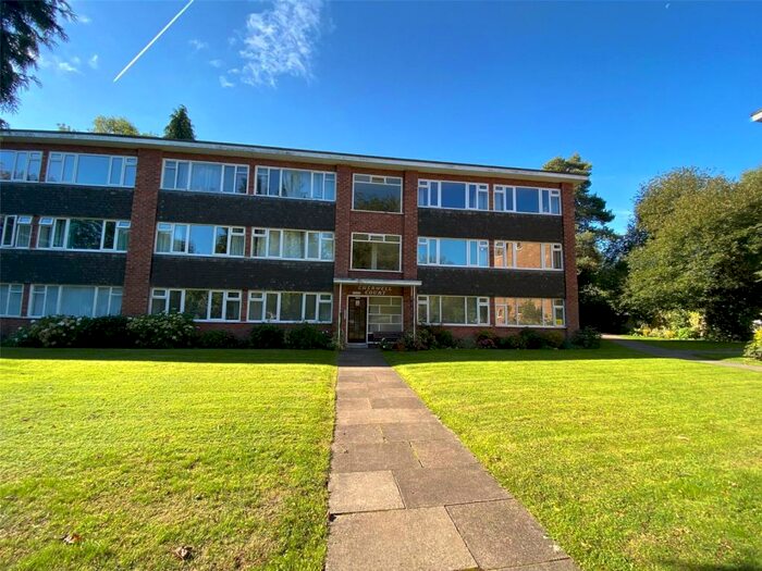 2 Bedroom Flat To Rent In Cherwell Court, Garrard Gardens, Sutton Coldfield, West Midlands, B73