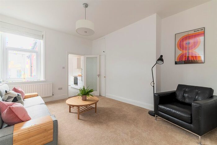2 Bedroom Flat To Rent In Stratford Grove West, Heaton, Newcastle Upon Tyne, NE6
