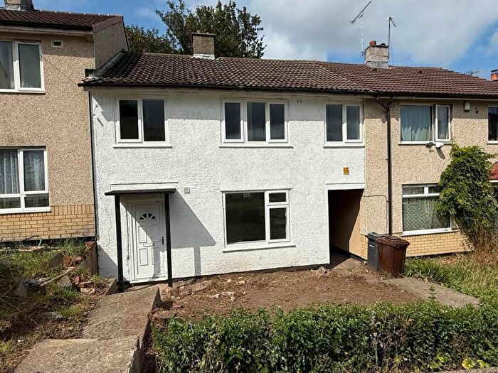 4 Bedroom Terraced House For Sale In Fairhaven Green, Idle, Bradford, BD10