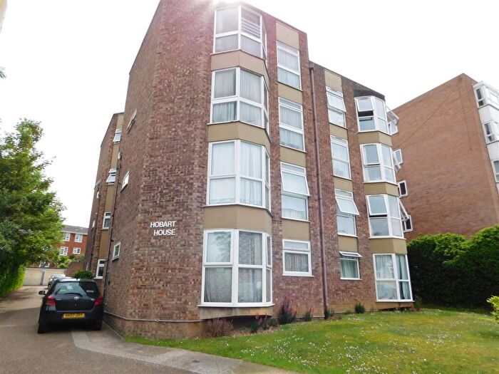 1 Bedroom Flat To Rent In Hobart House, Surbiton, KT6