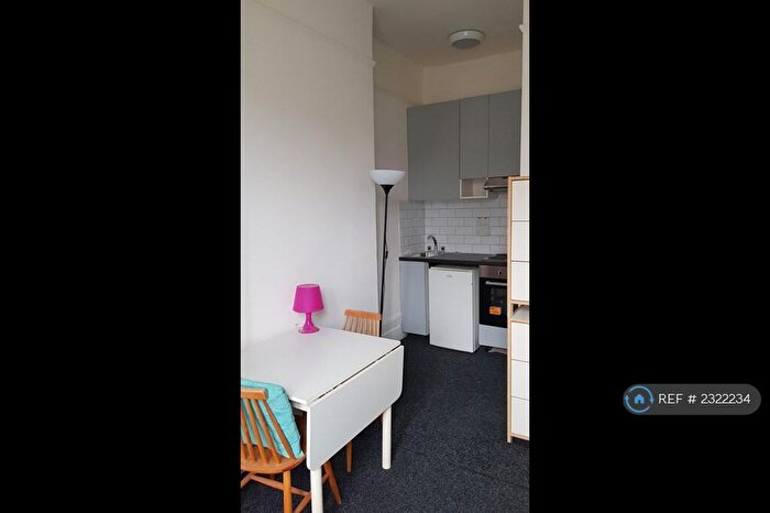 Studio To Rent In Rosendale Road, London, SE21