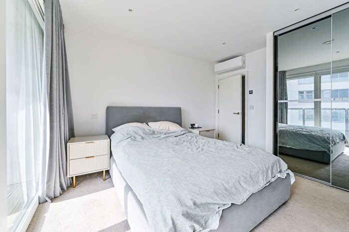 1 Bedroom Flat For Sale In Market Road, Islington, London, N7