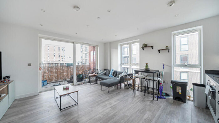 1 Bedroom Flat For Sale In Halewood Way, Rainham, RM13