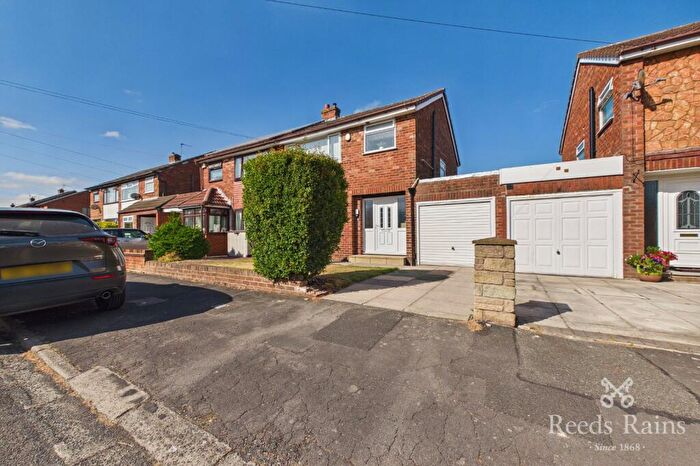 3 Bedroom Semi-Detached House For Sale In Deepdale Drive, Rainhill, Prescot, Merseyside, L35