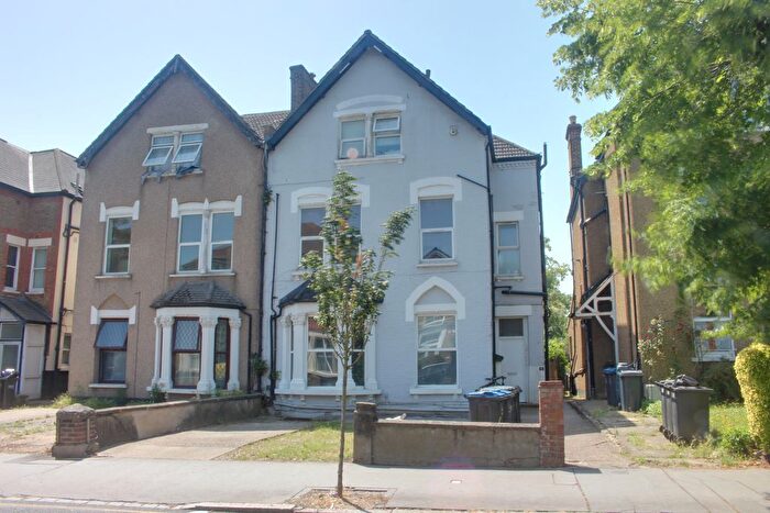 Studio To Rent In Oliver Grove, London, SE25