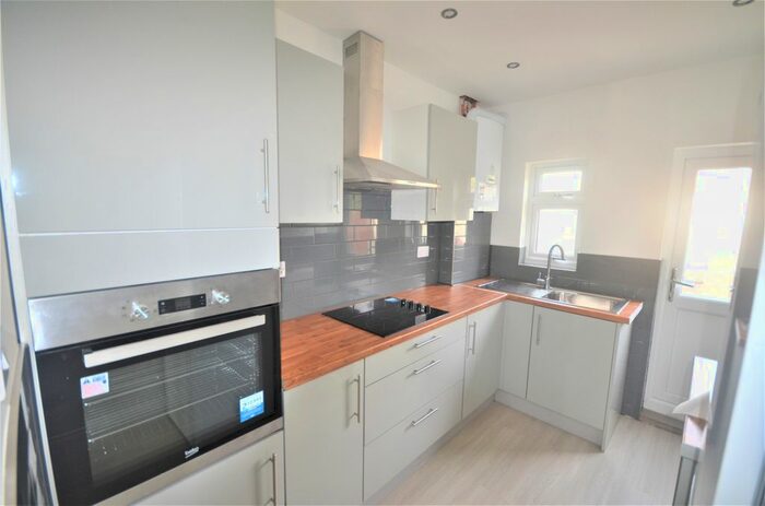 2 Bedroom Property To Rent In Clifton Road, IG2