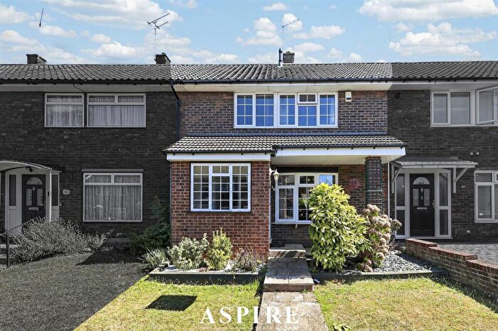 3 Bedroom Terraced House For Sale In Ardleigh, Basildon, SS16