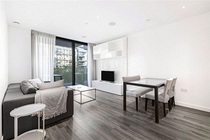 2 Bedroom Flat To Rent In Catalina House, Goodman's Fields, Aldgate, London, E1